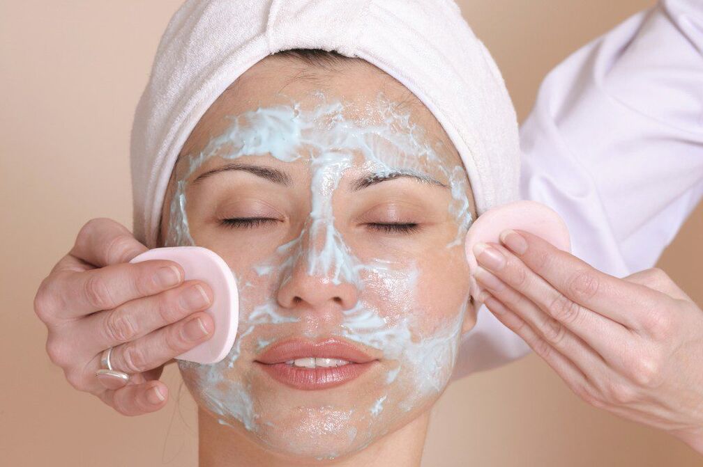 Peeling per ringiovanire la pelle del viso